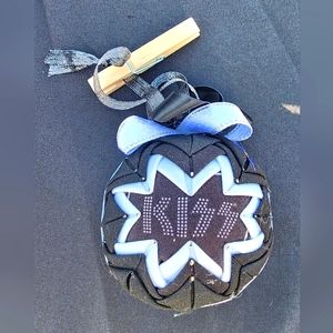 Hand Crafted Kiss Christmas Ornament Gift
